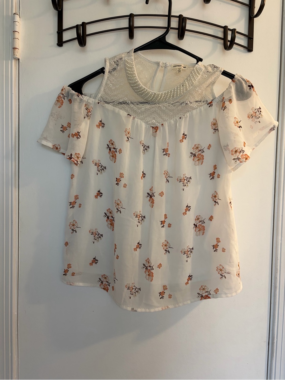 Monteau White Cold-Shoulder Blouse with Peach Floral